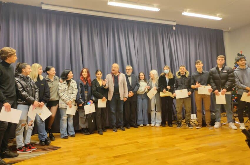  Δήμος Ηρακλείου Αττικής: Βράβευση αποφοίτων Λυκείου 2022