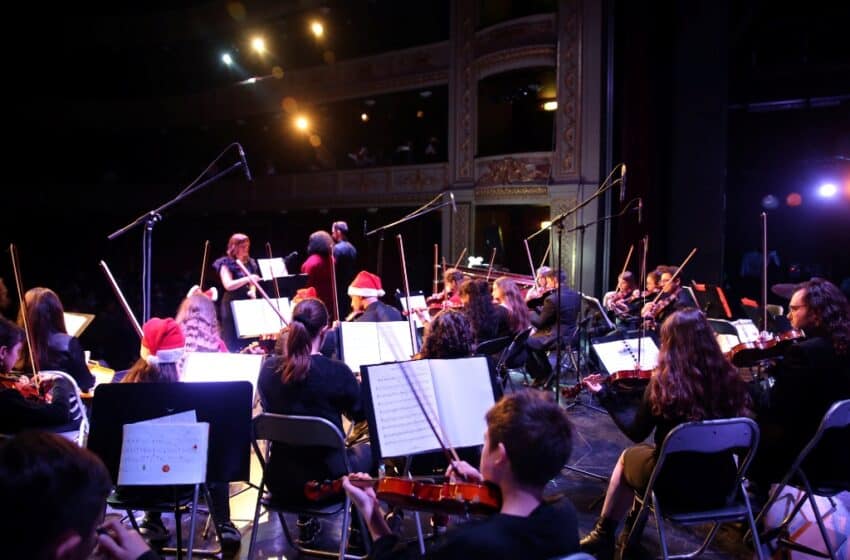  Δήμος Πειραιά: Μαγική ατμόσφαιρα στη Χριστουγεννιάτικη συναυλία
