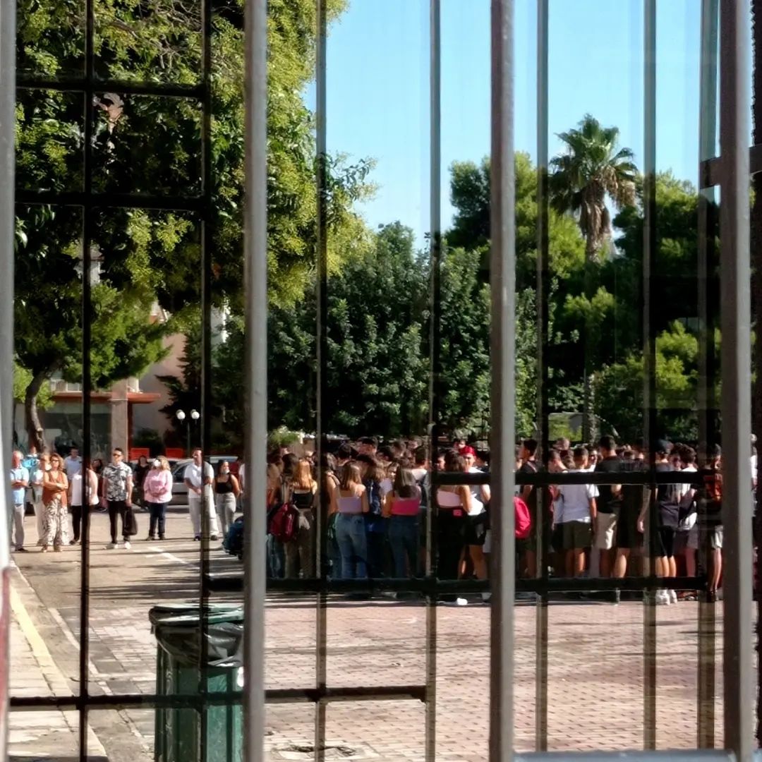 Στους διαγωνισμούς τα «ρίχνει» η Περιφέρεια για τη μεταφορά των μαθητών