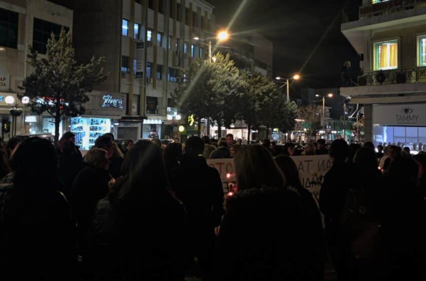  Διαμαρτυρία στη Ν. Ιωνία: «Η άνοιξη σταμάτησε στα Τέμπη» (video)