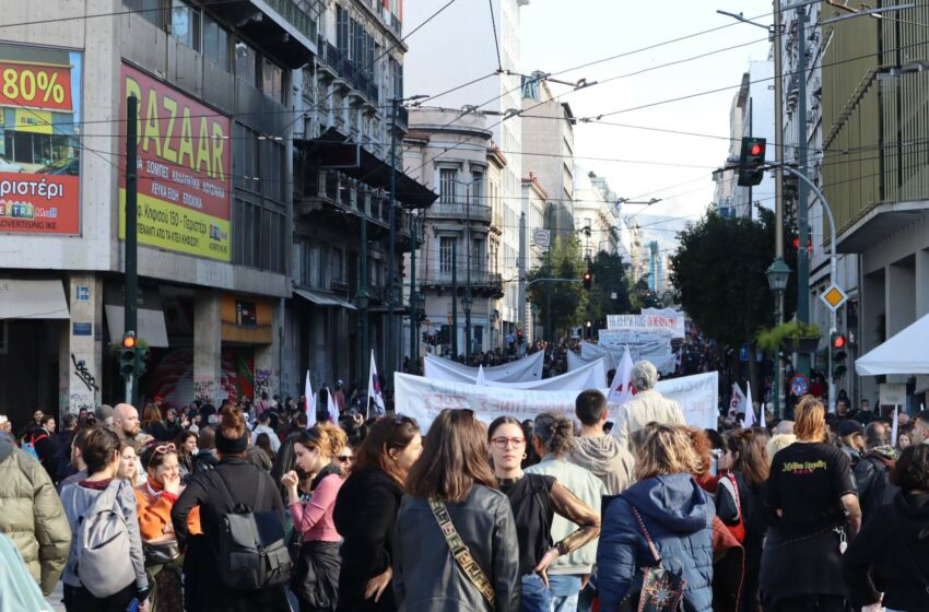 Απεργία: Διαδηλώσεις σε όλη την Ελλάδα ένα χρόνο από τα Τέμπη