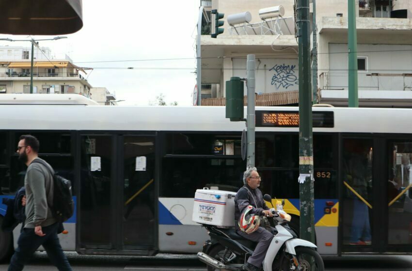  Φωτιά σε λεωφορείο στο Ηράκλειο (video)