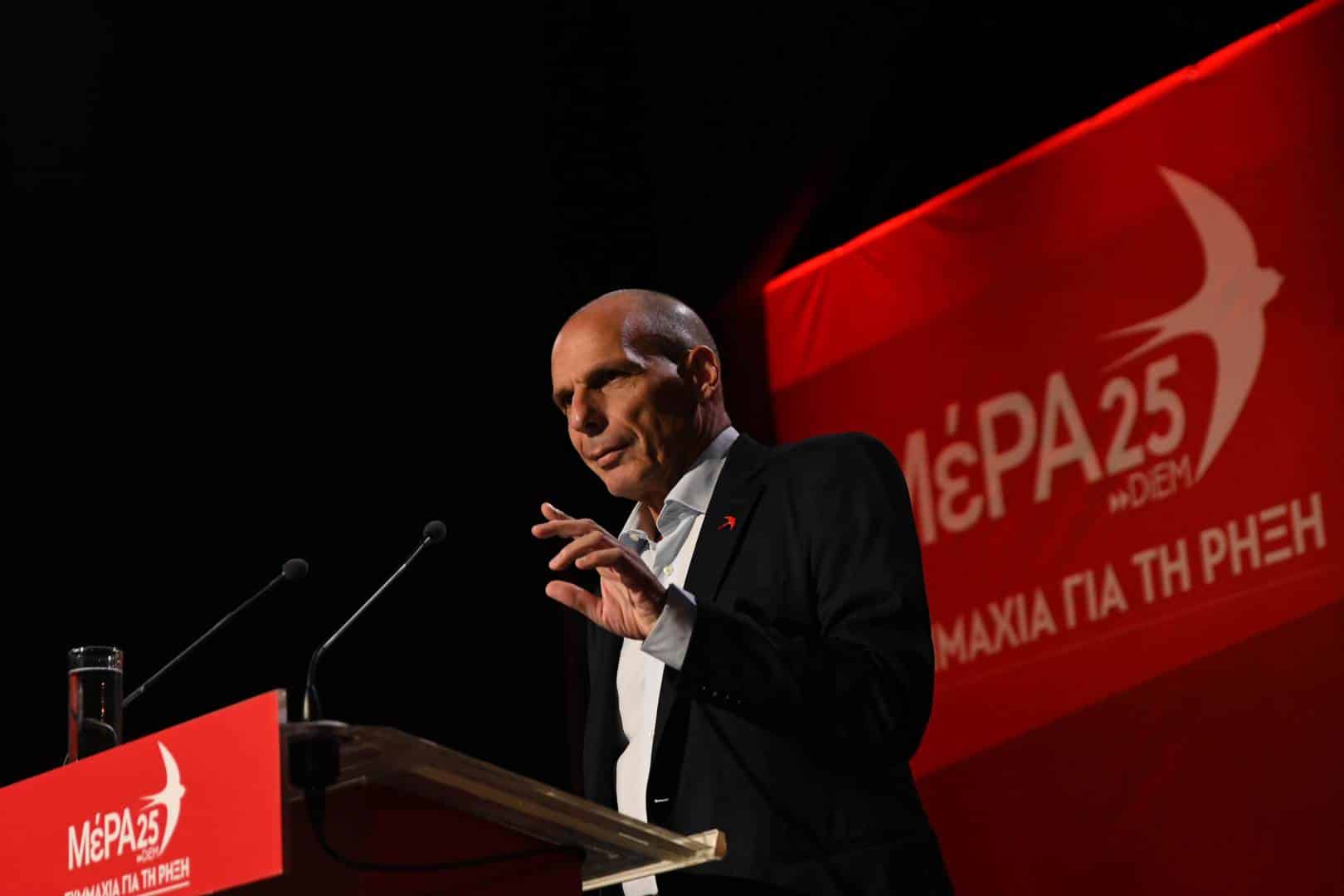 Γ. Βαρουφάκης: Ο αγώνας ξαναρχίζει - Δεν το βάζουμε κάτω