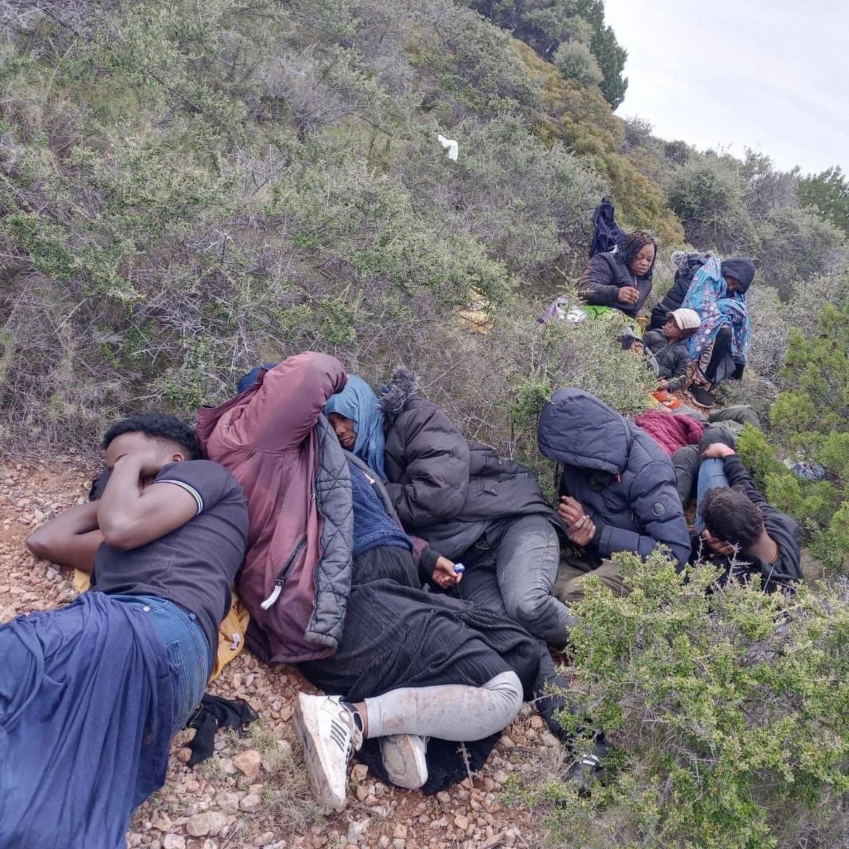 Αναφορές για εγκλωβισμένους πρόσφυγες στα βουνά της Χίου