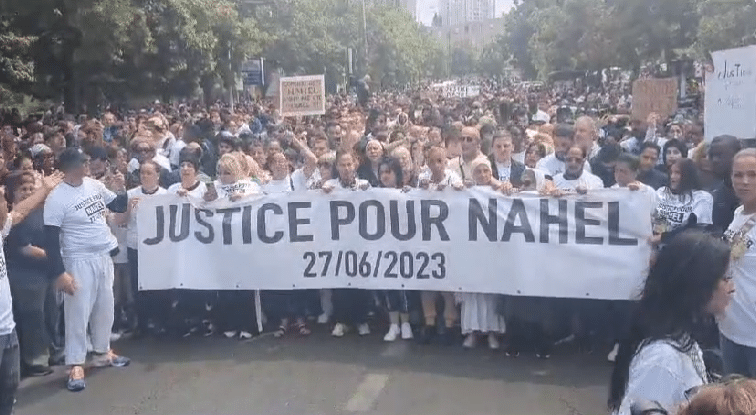  Τεθωρακισμένα στους δρόμους της Γαλλίας (video)