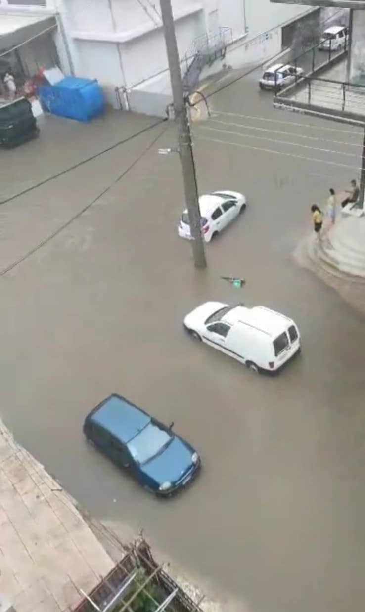Ξαναπλημμύρισε η οδός Σκρα (φώτο)