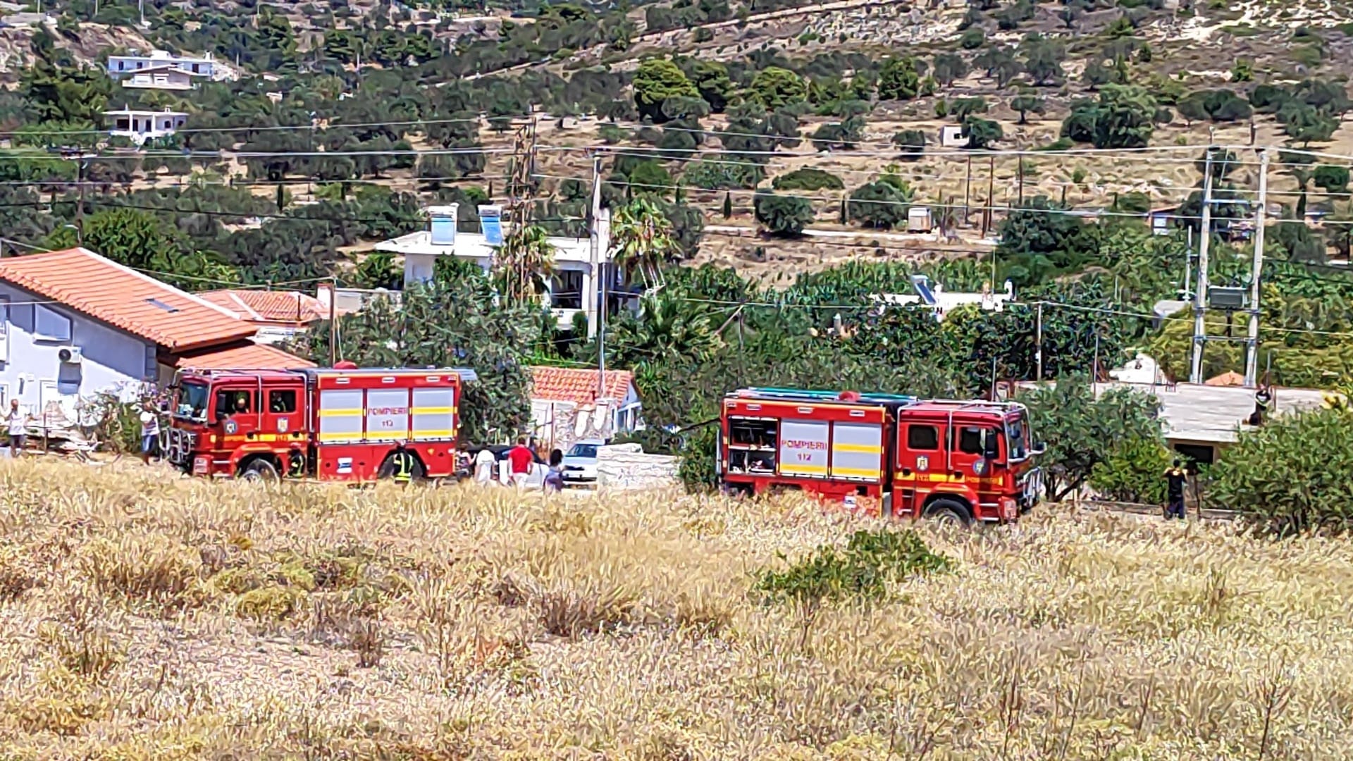 Φωτιά: Εκκενώνονται Ανάββυσος, Σαρωνίδα και Λαγονήσι