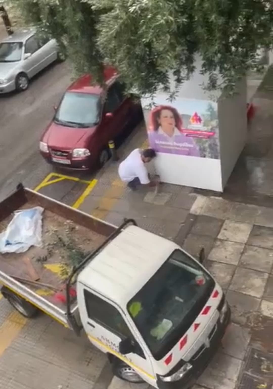 Ο Δήμος στήνει τα περίπτερα της Δ. Θωμαΐδου!