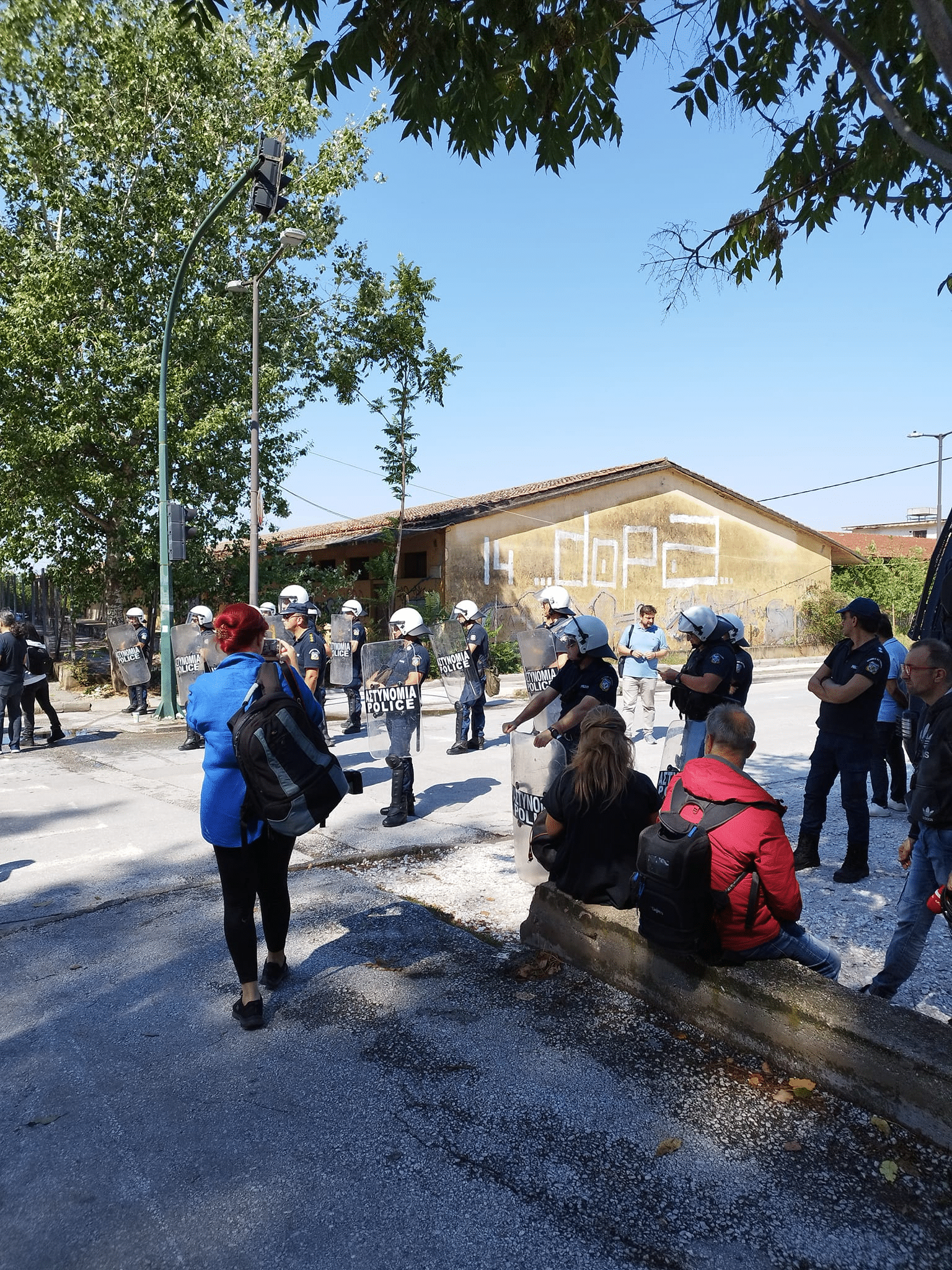 ΜΑΤ απέναντι σε κατοίκους στην Περιφέρεια Θεσσαλίας (video) ΜΑΤ απέναντι σε κατοίκους στην Περιφέρεια Θεσσαλίας (video)
