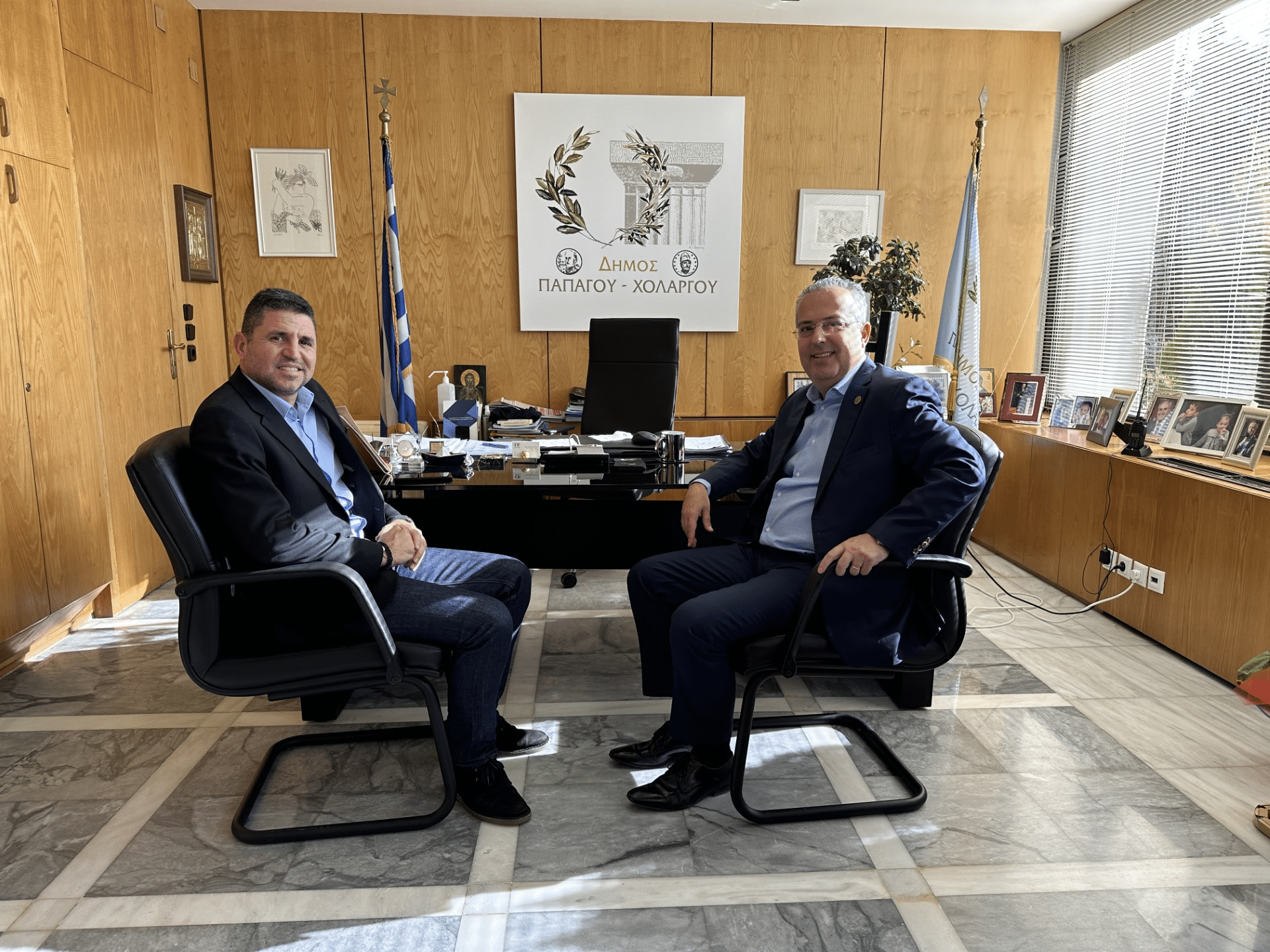 Συναντήθηκαν οι δήμαρχοι Αγίας Παρασκευής και Παπάγου-Χολαργού