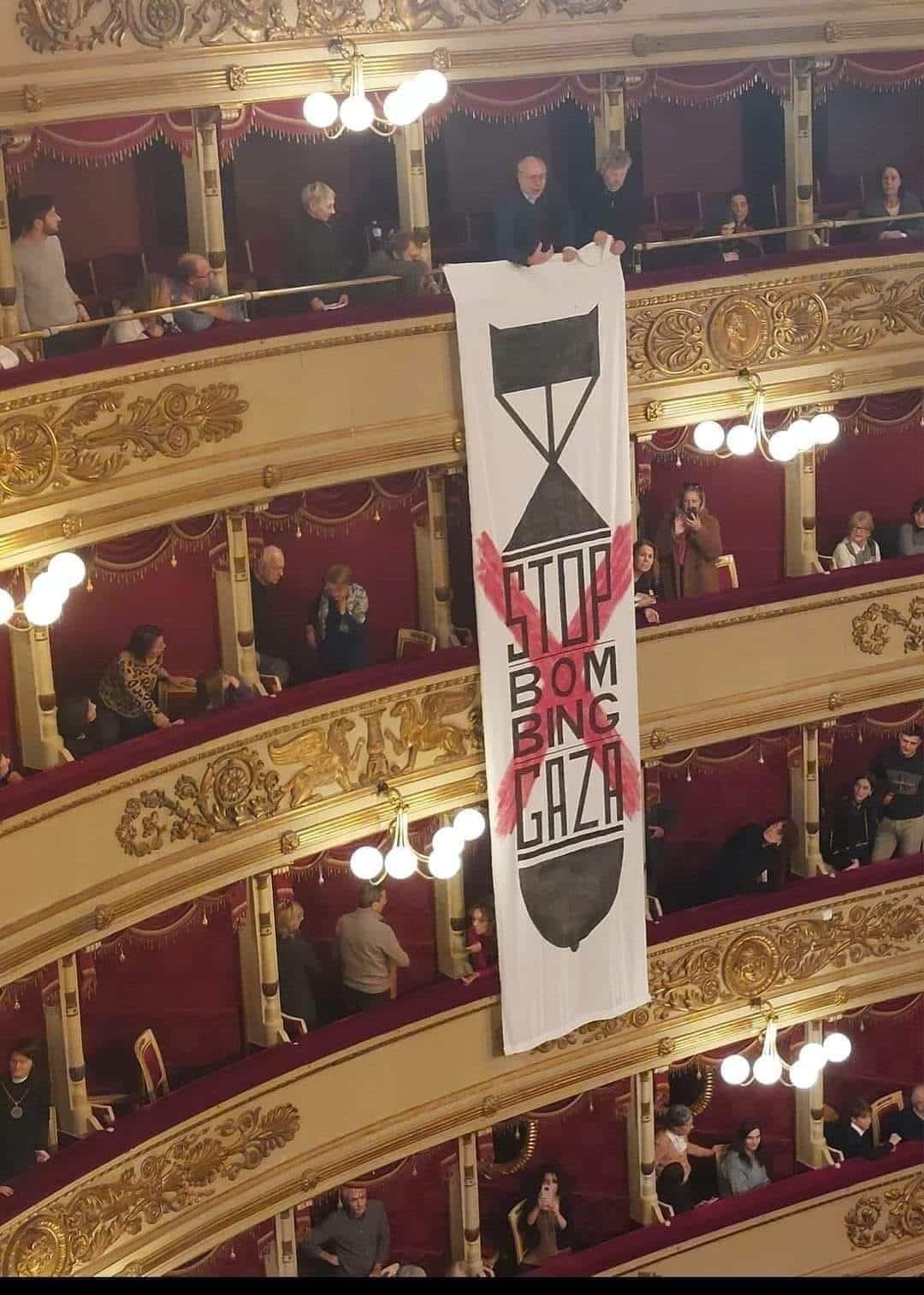 Σκάλα Μιλάνου: Stop bombing Gaza