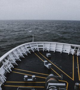 Δεμένα τα πλοία για Κυκλάδες