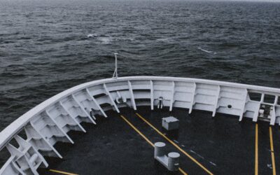 Δεμένα τα πλοία για Κυκλάδες