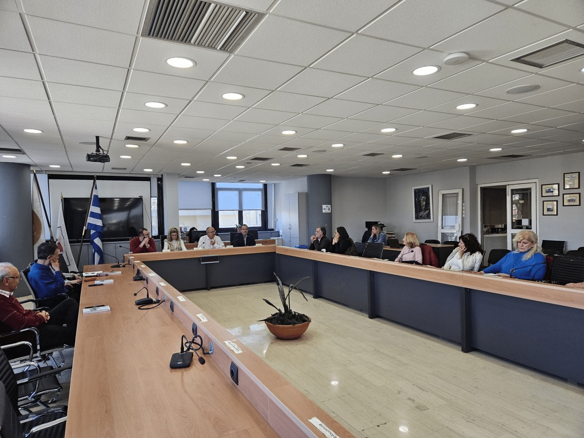 Με τους διευθυντές των σχολείων συναντήθηκε ο Ν. Μπάμπαλος