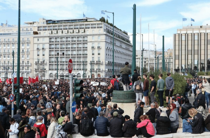  Απεργία: Διαδηλώσεις σε όλη την Ελλάδα ένα χρόνο από τα Τέμπη