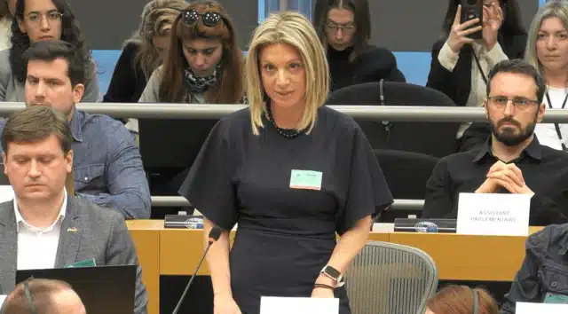  Συγκλονιστική η Μαρία Καρυστιανού στο Ευρωκοινοβούλιο (βίντεο)