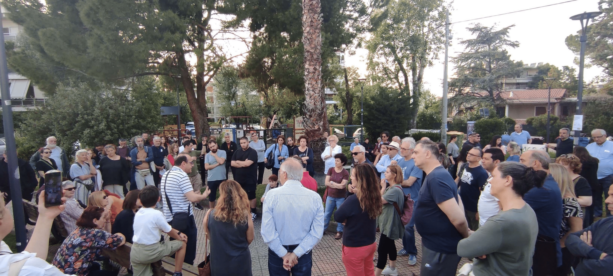 Συνεχίζουν οι κάτοικοι για την αποκατάσταση του πάρκου
