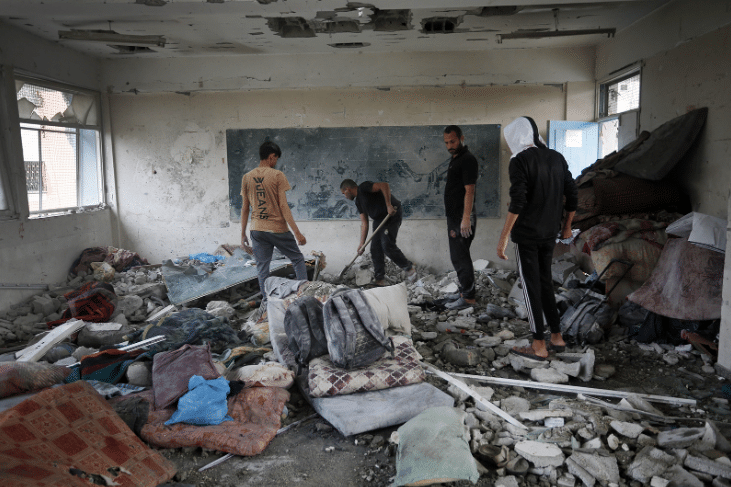  Το Ισραήλ βομβαρδίζει σχολείο του ΟΗΕ στη Γάζα