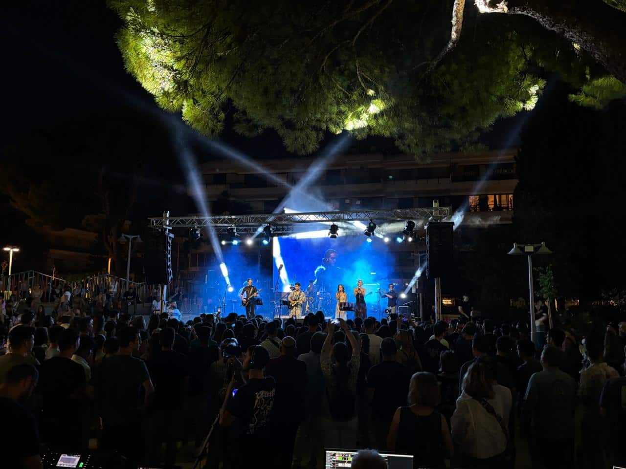 Με συναυλία «άνοιξε» η πλατεία Αγίου Ιωάννη