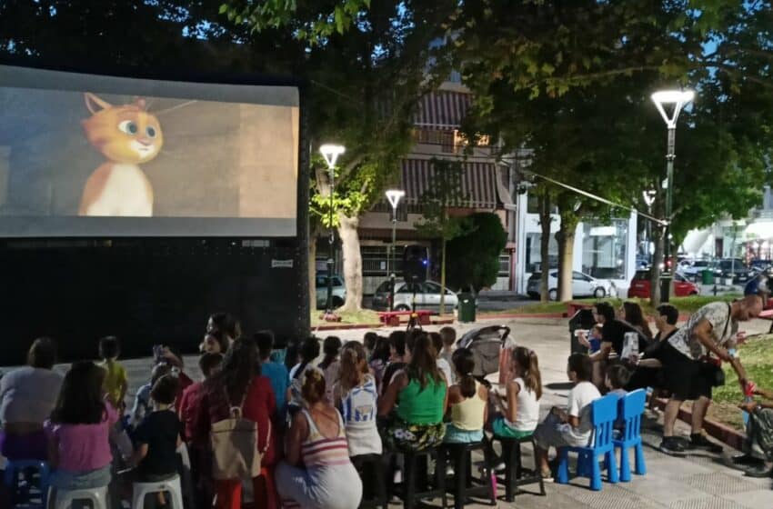  Συνεχίζονται οι προβολές παιδικών ταινιών στα πάρκα και πλατείες του Δήμου Περιστερίου