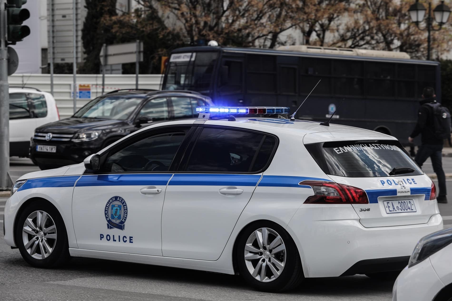 ΕΚΤΑΚΤΟ – Ένοπλη ληστεία σε τράπεζα στη Ν. Φιλαδέλφεια