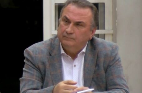 Στ. Γατσούλης: Πρέπει να βλέπουν τα παιδιά μας αυτό το αίσχος; (vid)