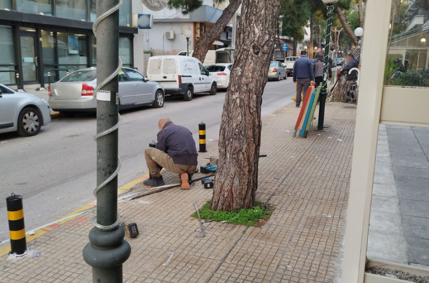  Κόβουν τα κάγκελα για να χωρέσει η λαϊκή στη Σαλαμίνος