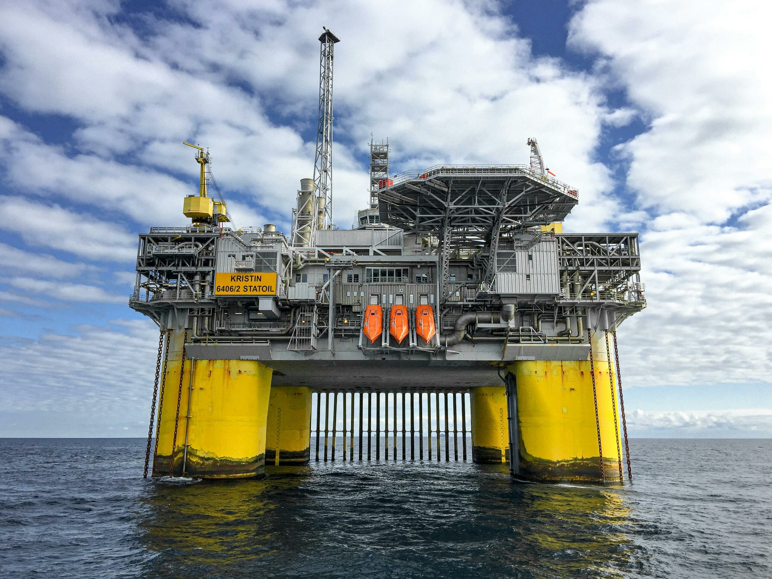 Πράσινοι: Η επένδυση της CHEVRON για υδρογονάνθρακες, το «πράσινο ξέπλυμα» και 1 δις από 5 πετρελαϊκές για κλιματικό αποπροσανατολισμό