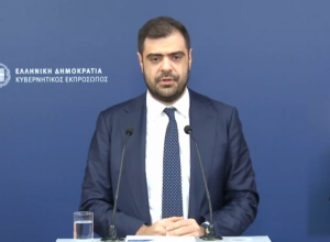 Δεν έχουν οδηγούς τα ασθενοφόρα...για να μην κακοκαρδίσουμε την Ε.Ε.,λέει ο κυβερνητικός εκπρόσωπος!
