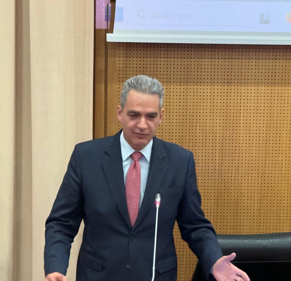Την αποστολή στρατευμάτων στην Ουκρανία λόγω Τουρκίας (!) υποστηρίζει ο Άγγελος Συρίγος
