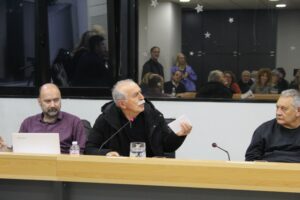 Ηλ. Αποστολίδης για Κουντουριώτου: Μόνο η αγορά του συντριβανιού κοστίζει 685.000 ευρώ (vid)