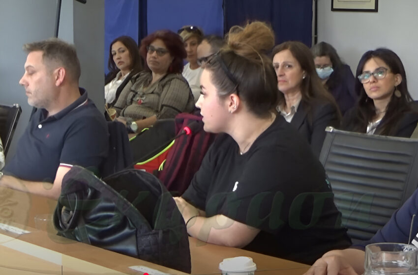  4ο Λύκειο Ηρακλείου: Βάλτε κλιματιστικά, δε γίνονται πανελλήνιες με τη ζέστη! (video)