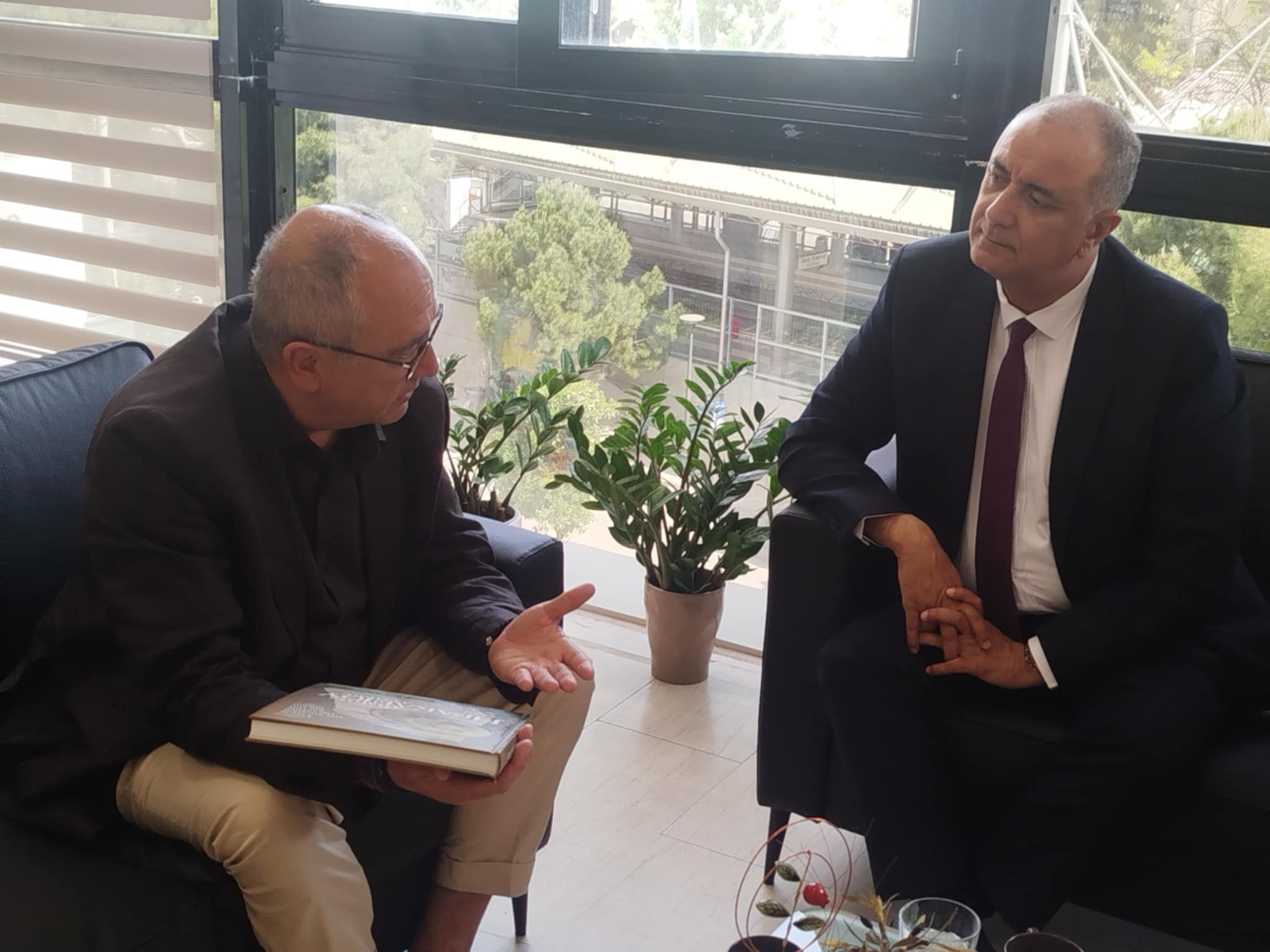 Συνάντηση του Δημάρχου Ηρακλείου Αττικής και του πρέσβη του Μαρόκου για ανάπτυξη πολιτιστικής συνεργίας