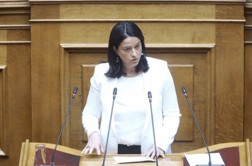 Ξεκινά η διαβούλευση για το 13ωρο - Τι δηλώνει η Ν. Κεραμέως