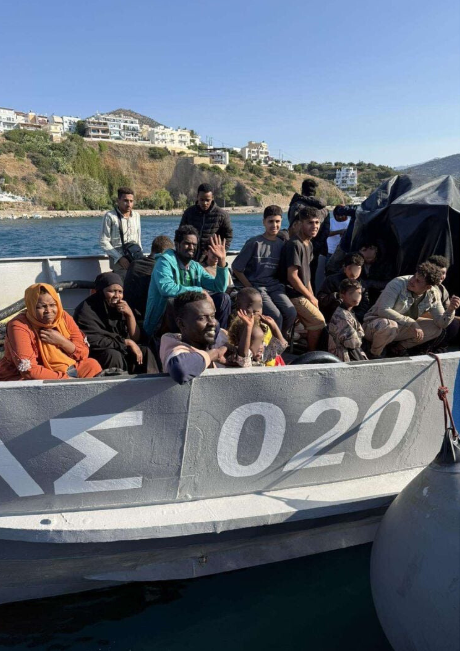 Με αλληλεγγύη στους πρόσφυγες απαντά η κοινωνία - Διαδηλώσεις σε Αθήνα και Χανιά