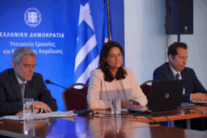 «Ταφόπλακα» στο 8ωρο από την κυβέρνηση - Η ΓΣΕΕ ζητά την απόσυρση του νομοσχεδίου