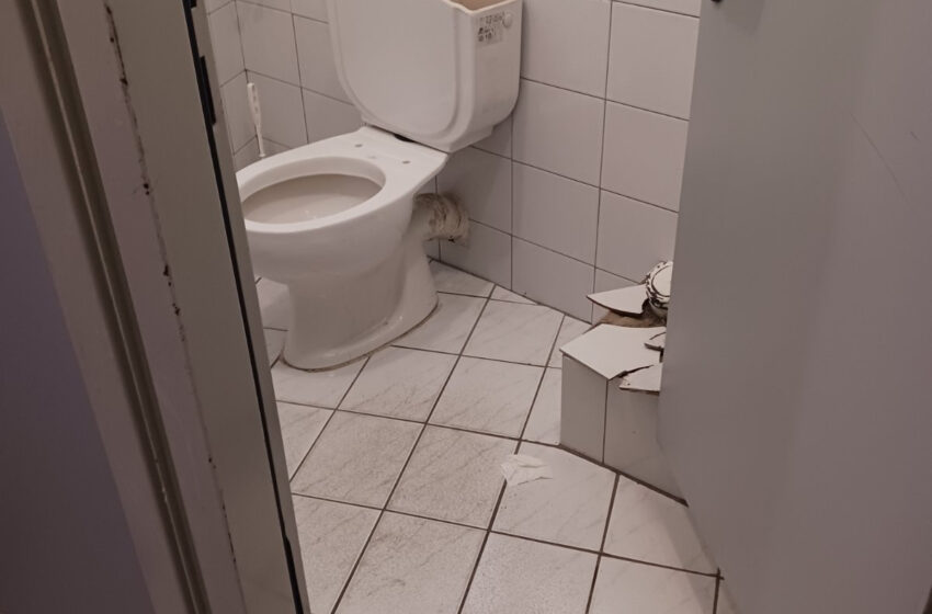  Αν στο Δημαρχείο είναι έτσι η τουαλέτα, φανταστείτε στο αμαξοστάσιο!