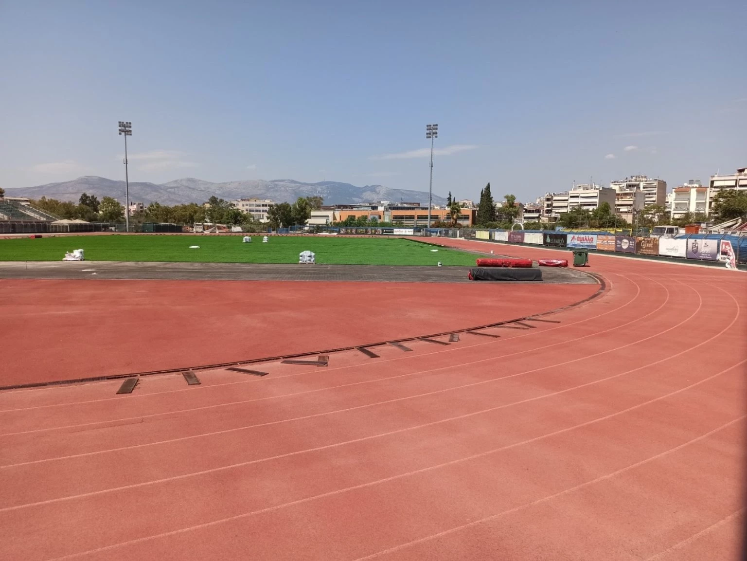 Συνάντηση εκπροσώπων αθλητικών Συλλόγων και Δημοτικής Αρχής Ν. Ιωνίας για το ταρτάν