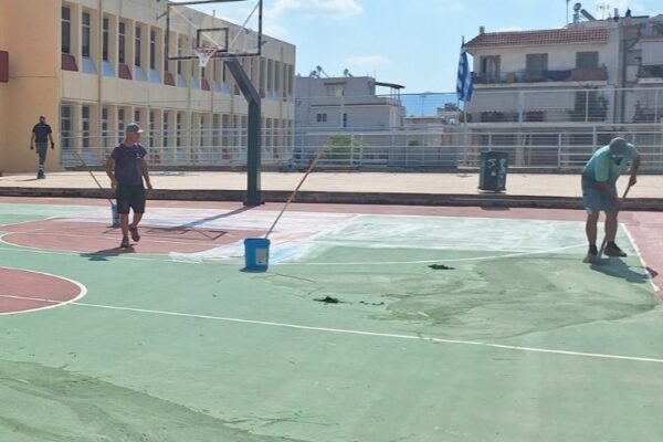 Θα είναι έτοιμα τα σχολεία με το άνοιγμα, δηλώνει ο Δήμος Περιστερίου