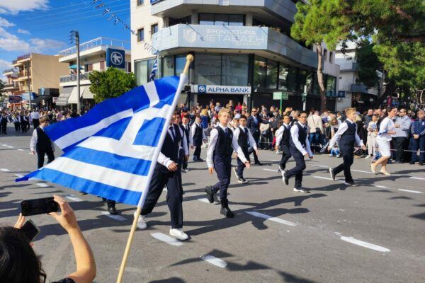ΝΤΡΟΠΗ! Απέκλεισαν από σημαιοφόρο αριστούχο μαθητή με αυτισμό