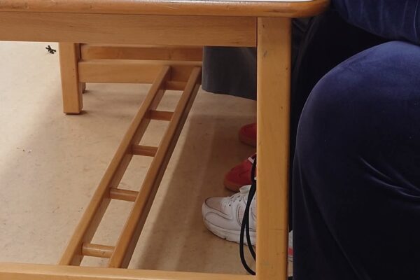 9ο Νηπιαγωγείο: 4χρονα και 5χρονα κάνουν μάθημα με καύσωνα ή χιονιά σε λυόμενα κτίσματα.