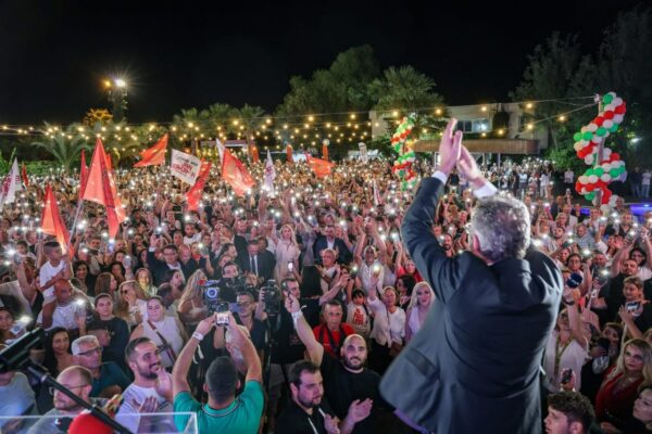 Εκλογές στο ψευδοκράτος: Ηττήθηκε ο εκλεκτός του Ερντογάν Τατάρ – Νικητής ο Τουφάν Ερχιουμάν