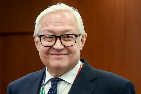 Δεν υπήρχε συμφωνία για συνάντηση Λαβρόφ-Ρούμπιο στη Βουδαπέστη, άρα δεν “ακυρώθηκε”