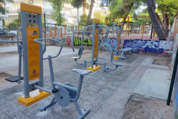 Νέα υπαίθρια όργανα γυμναστικής τοποθέτησε ο Δήμος Ηρακλείου Αττικής