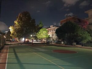 Πολίτες ζητούν να ανοίγουν εγκαίρως τα φώτα στη Μπομποτίνου