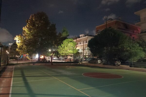 Πολίτες ζητούν να ανοίγουν εγκαίρως τα φώτα στη Μπομποτίνου