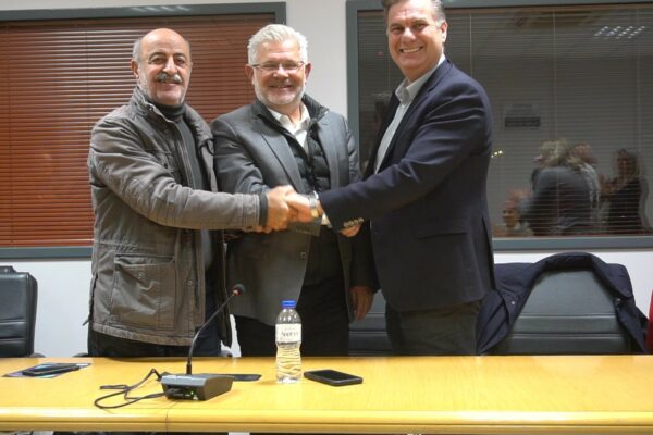 Αγία Παρασκευή: Σάρκουλας, Οικονόμου και Τσιαμπάς ενώνουν τις δυνάμεις τους