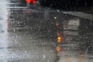 Κακοκαιρία: Πάνω από 300 κλήσεις για βοήθεια σε πυροσβεστική και αστυνομία