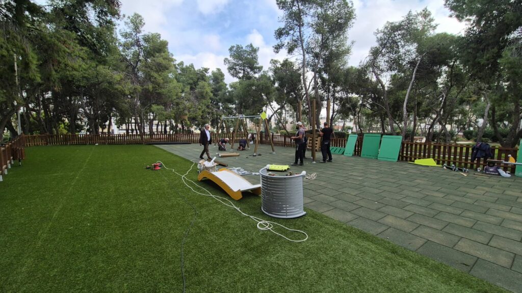 Καινούρια όργανα στην παιδική χαρά της πλατείας Ελευθερίας