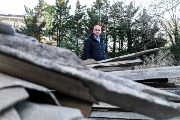 «Λυκόβρυση - Πεύκη Μαζί»: Όταν η προχειρότητα συναντά τον αμίαντο, η ευθύνη γίνεται αδιαπραγμάτευτη